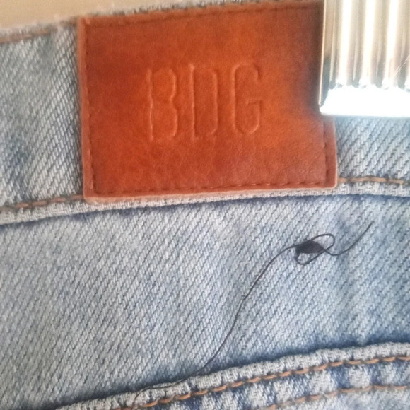 Urban Outfitters BDG Light Wash Slim Straight Jeans Raw Hem Size 32 - Picture 8 of 9
